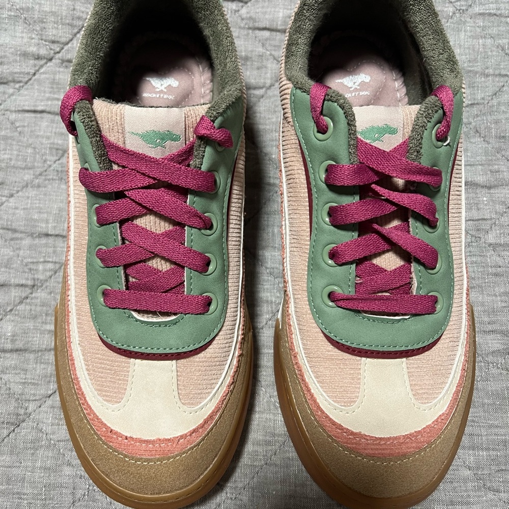 RocketDog, Size 8, Colorful Sneakers with Pink Laces - Picture 3 of 6
